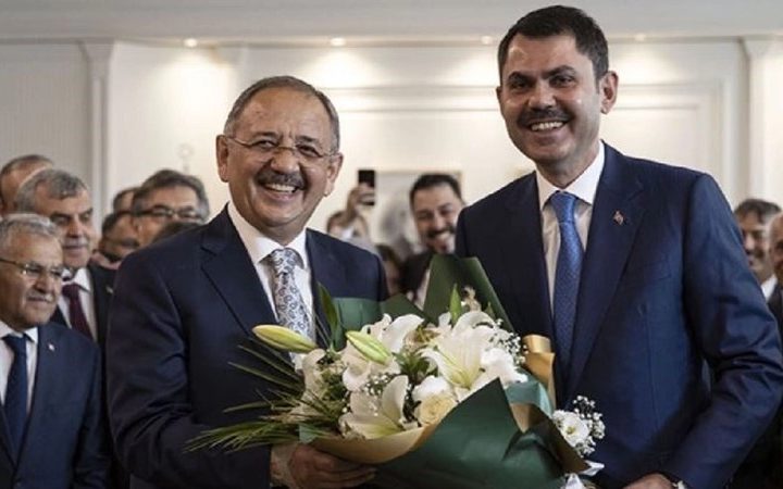 Bakanlıkta devir teslim töreni: Murat Kurum, görevi Mehmet Özhaseki’den devraldı