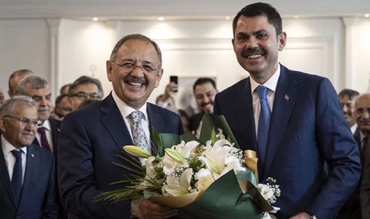 Bakanlıkta devir teslim töreni: Murat Kurum, görevi Mehmet Özhaseki’den devraldı